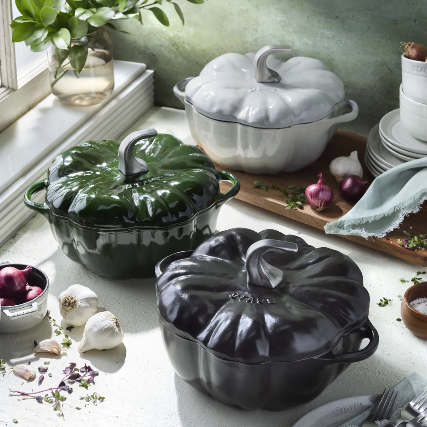 Cocotte 24 cm, Kürbis, Schwarz, Gusseisen