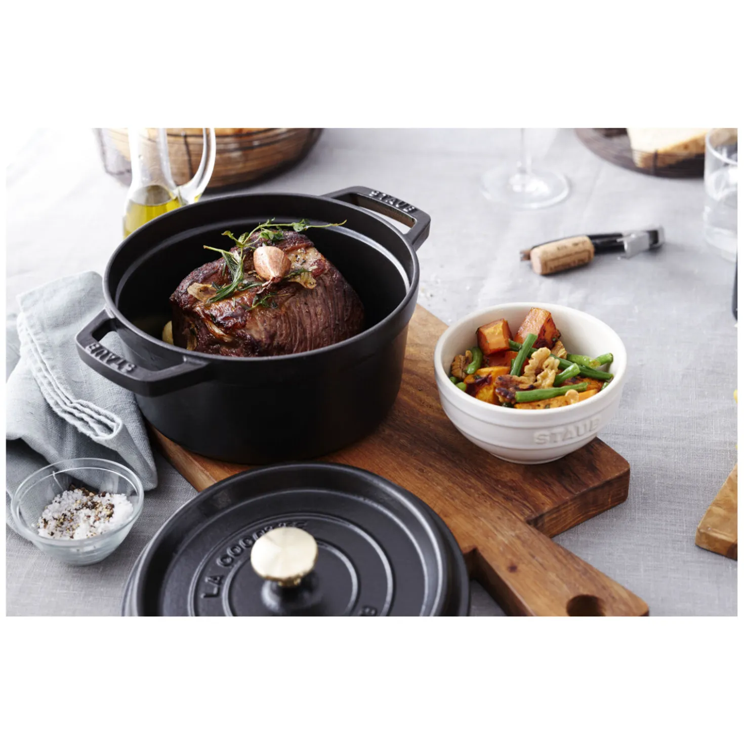Cocotte tief 24 cm, rund, Schwarz, Gusseisen