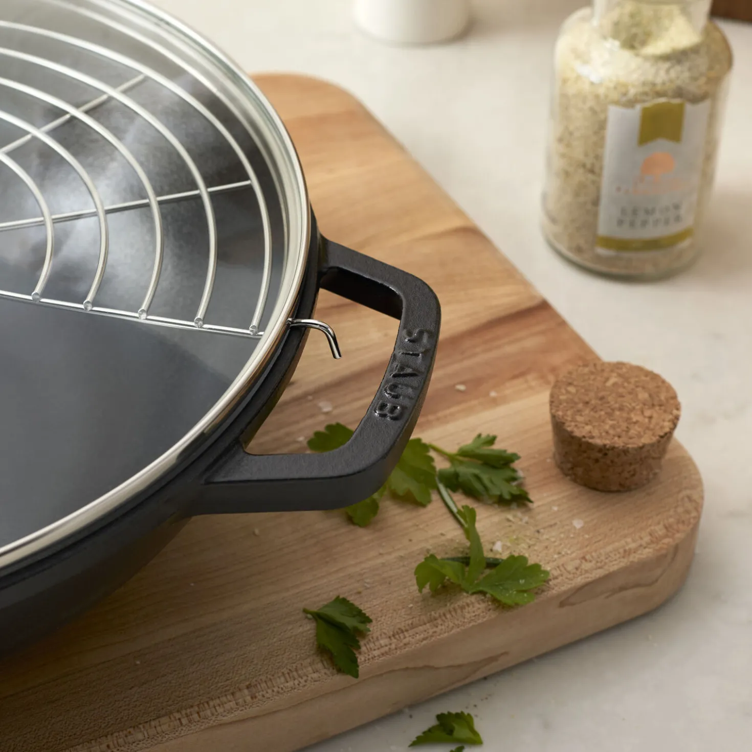 Wok mit Glasdeckel 30 cm, rund, Schwarz, Gusseisen